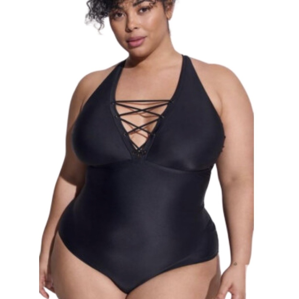 Torrid Wireless Grommet Lace Up One Piece Swimsuit Plus Size 0 Curvy NEW
